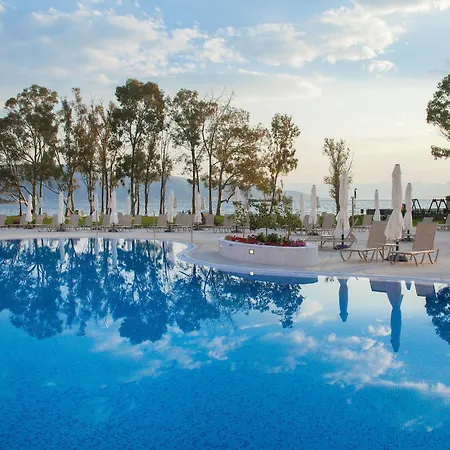فندق Kerkyra Blue & By Louis Potamós